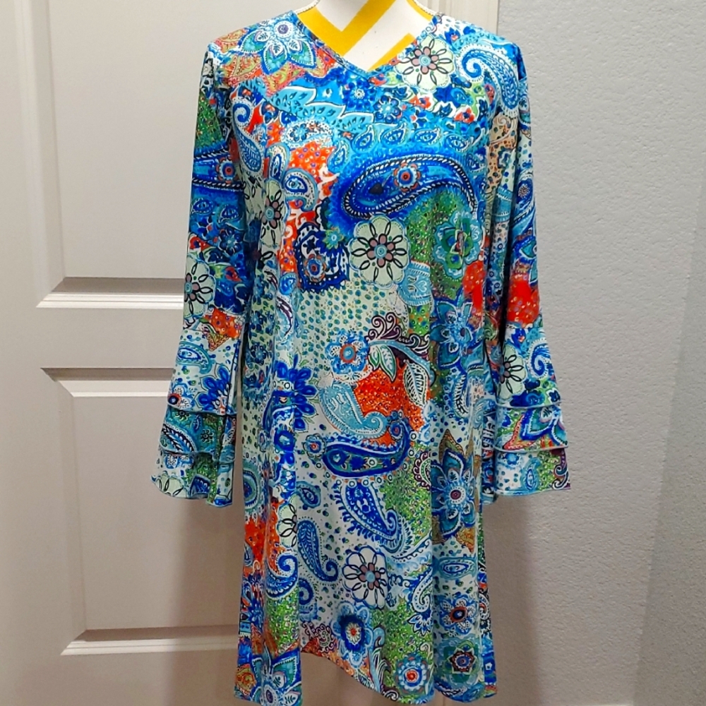 Vibrant Paisley V-Neck Dress